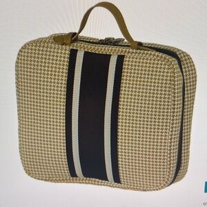Large Hanging Toiletry Bag - Churchill Downs